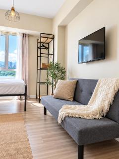 Minimalist Studio in Cebu IT Park - 3