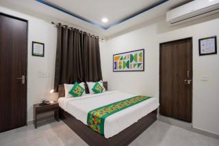 Treebo Udai Shikhar With Swimming Pool - 1