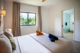 Beautiful 3 Bedroom Apartment, Garden and Pool - 9