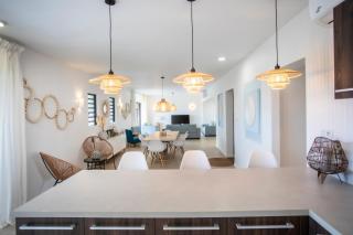 Beautiful 3 Bedroom Apartment, Garden and Pool - 3