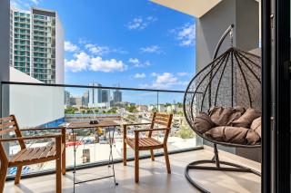 Vogue Vacation Homes, JVC Binghatti Dawn near Circle Mall, Studio Apartment with Balcony and Vibrant Community View, Access to all Amenities - 8