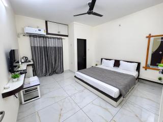 Shiv HomeStay - Peaceful & Comfort Stay Nr Dwarka - 5