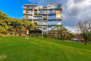 Park Central Residence - Building with Generator - 8