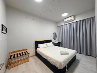 JQ ENTIRE FLOOR ONE FlOOR ALL YOURS By PICKNSTAY 1 unit 4 pax - 6