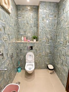 Suzu Studio 1 Stylish Stay Near DIT Mussoorie Rd - 6
