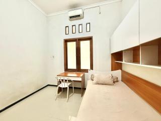 Cozy Male Only Private Room near UBAYA University South Surabaya by Le Ciel Stay - 8