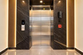 Hotel Classic Shine Luxury Rooms Green Hills Road, Kukatpally - 8