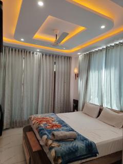Riverside Premium Stay with Mountain View - 9