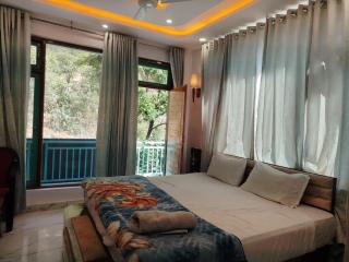 Riverside Premium Stay with Mountain View - 6