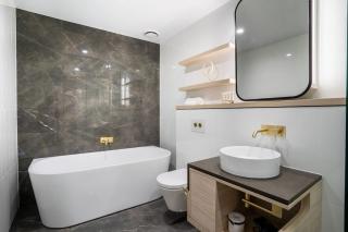 High-Floor Ocean View 2BR with Pool and Spa by Beach - 6