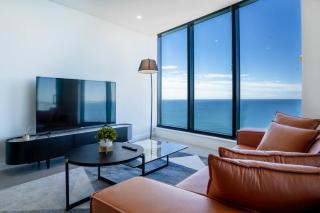 High-Floor Ocean View 2BR with Pool and Spa by Beach - 3