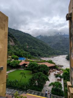 Veylora stays by aloha on the ganges - 9