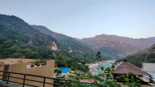 Veylora stays by aloha on the ganges - 1
