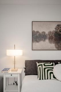 Amazing Vilnius City Center Apartment with Garden-View Balcony - 7