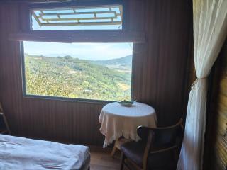 Hillside Thrilling Tiny House - 5