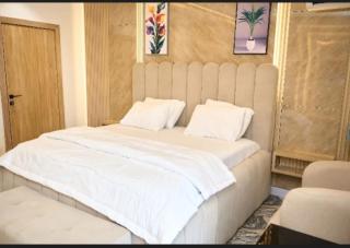 Ikeja GRA Royal Sky Suites - 5