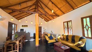 Saruketha Hotel & Guest - 9