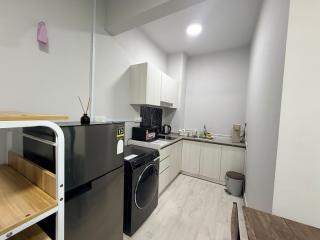 JQ ENTIRE FLOOR ONE FlOOR ALL YOURS By PICKNSTAY 1 unit 4 pax - 3