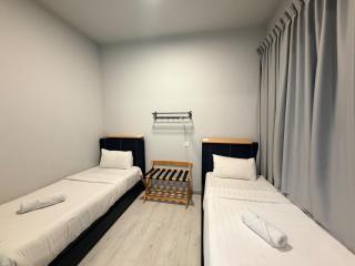JQ ENTIRE FLOOR ONE FlOOR ALL YOURS By PICKNSTAY 1 unit 4 pax - 1