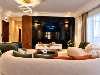 SKY LOUNGE by BC residence - 8