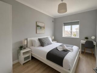 Stylish City Retreat 41 - super king bed - 6