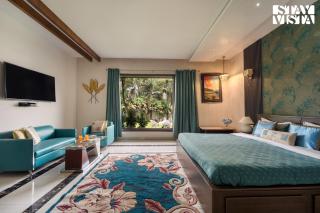 StayVista at Greenz Villa with Lawn - 3