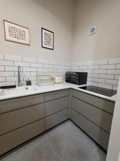 Stone House - 2BD - 6 PPL - Shookroon Group - 2