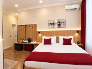 LonDora Boutique Hotel - 9