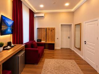LonDora Boutique Hotel - 8
