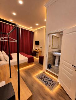 LonDora Boutique Hotel - 6