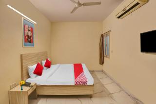 Hotel O Raas Near Hira Sweet - 3