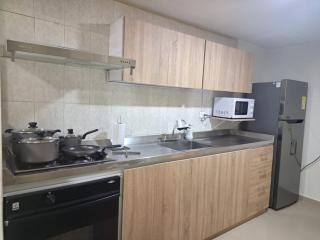 Spacious house,4BR - self checkin - 2 parking lots - 6