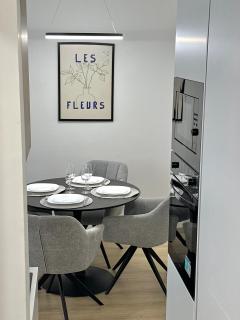 AG Family Apartment with self check in - 6