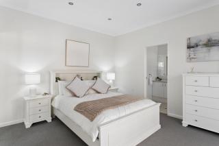 Executive 3BDR Coastal Home in Hillarys - Perth - 8