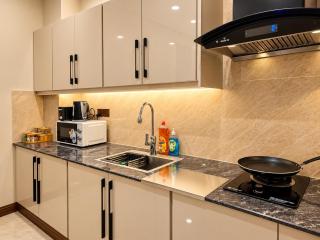 Cozy Studio Apt with UPS, across Giga mall, with Pool - 7