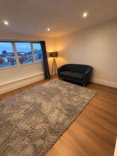 Dnm Property stays - Luton Ideal for Contractors, and Professionals Fast Easy access to Airport, M1 London 20 Mins by Train ThamesLink - Luton - 3