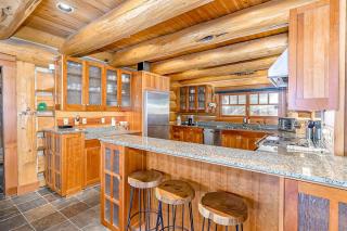 Seattle Mountain Home - 1