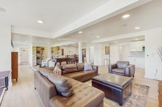 Holly Lane Luxe - 4