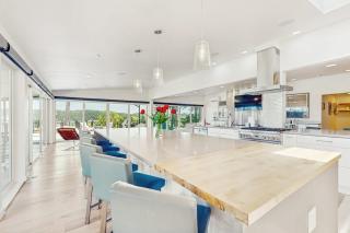 Holly Lane Luxe - 2