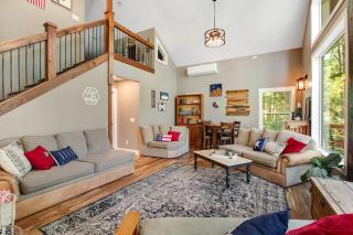 The Classy Cabin - 5