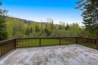 Riverfront Retreat at Lavender Lake - 7