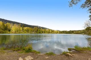 Riverfront Retreat at Lavender Lake - 6