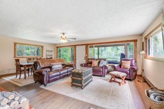 Riverfront Retreat at Lavender Lake - 4