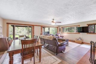 Riverfront Retreat at Lavender Lake - 3