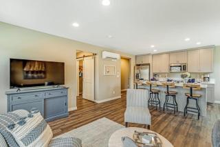 Liberty Bay Loft & Front Street Suite - 8