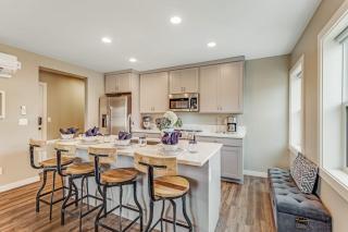 Liberty Bay Loft & Front Street Suite - 3