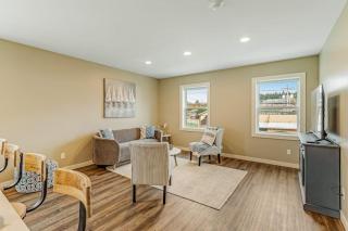 Liberty Bay Loft & Front Street Suite - 2