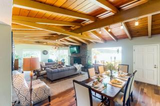 Waterfront Getaway - 7