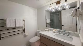 3BR | Valhalla | Village Location | Communal Hot Tub | Gas Fireplace | Parking - 7