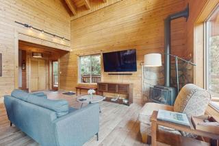 Log Cabin Luxury - 6